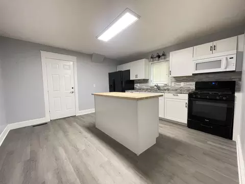 Kitchen - 1422 N Texas Ave, Springfield, MO 65802 photo 1 of 3