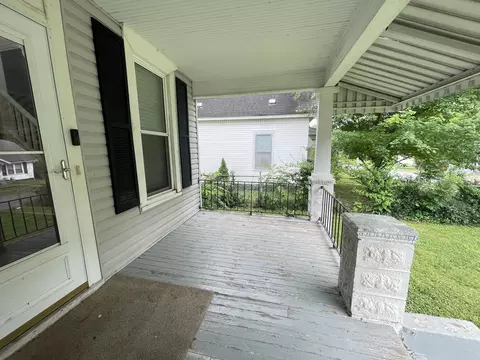 Exterior - 1422 N Texas Ave, Springfield, MO 65802 photo 4 of 7