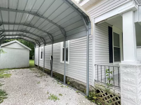 Exterior - 1422 N Texas Ave, Springfield, MO 65802 photo 5 of 7
