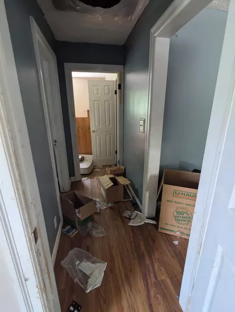 Entry Way - 421 S West Ave, Springfield, MO 65806 photo 1 of 4