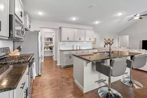 746 E Penzance Cir, Nixa, MO 65714 photo 9