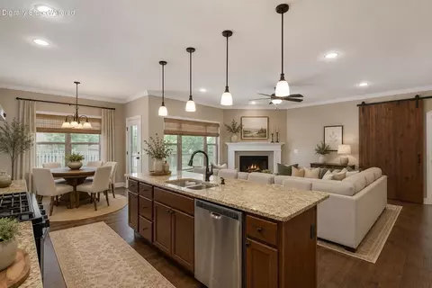 Kitchen - 4318 E Kentbrook Dr, Springfield, MO 65802 photo 2 of 5