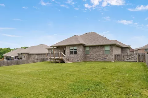 Exterior - 4318 E Kentbrook Dr, Springfield, MO 65802 photo 9 of 11