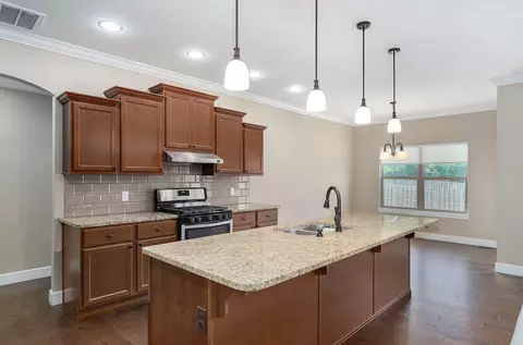 Kitchen - 4318 E Kentbrook Dr, Springfield, MO 65802 photo 5 of 5