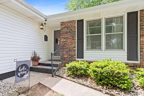 Exterior - 3355 S Robberson Ave, Springfield, MO 65807 photo 4 of 8