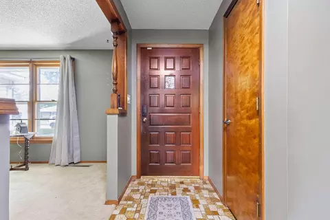 Entry Way - 3355 S Robberson Ave, Springfield, MO 65807 photo 2 of 2