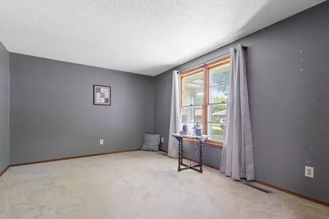 Living - 3355 S Robberson Ave, Springfield, MO 65807 photo 4 of 5