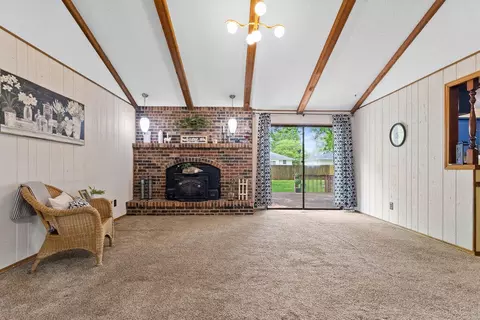 Living - 3355 S Robberson Ave, Springfield, MO 65807 photo 2 of 5