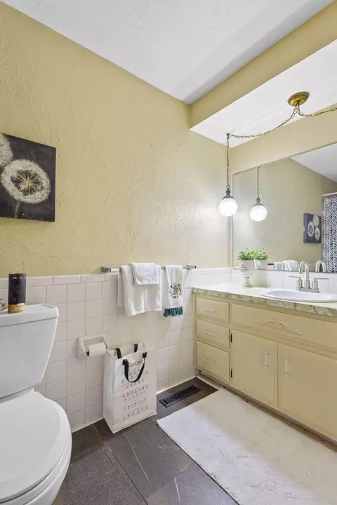 Bath - 3355 S Robberson Ave, Springfield, MO 65807 photo 1 of 4
