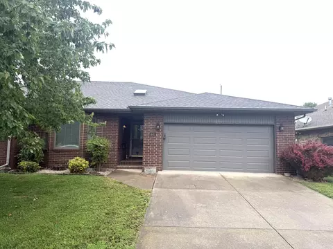 1443 E Powell St, Springfield, MO 65804