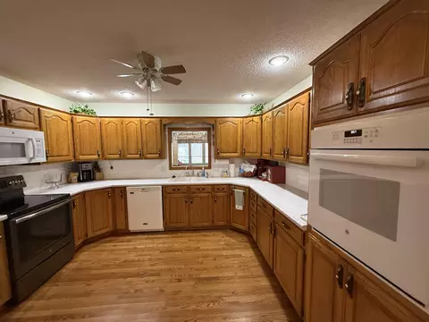 Kitchen - 1443 E Powell St, Springfield, MO 65804 photo 1 of 3