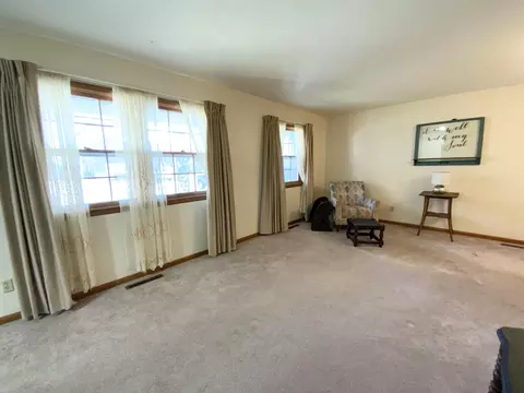 Living - 2049 S Brighton Dr, Springfield, MO 65804 photo 4 of 11