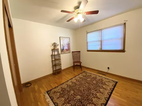 Bedroom - 2049 S Brighton Dr, Springfield, MO 65804 photo 2 of 5