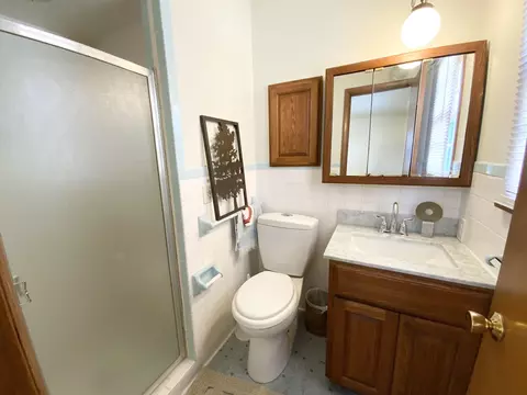Bath - 2049 S Brighton Dr, Springfield, MO 65804 photo 2 of 2