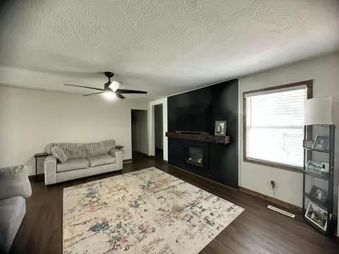 Living - 8686 Fairway St, Willard, MO 65781 photo 2 of 3