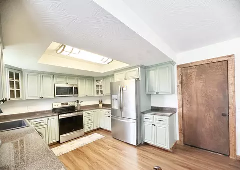 Kitchen - 8686 Fairway St, Willard, MO 65781 photo 2 of 3