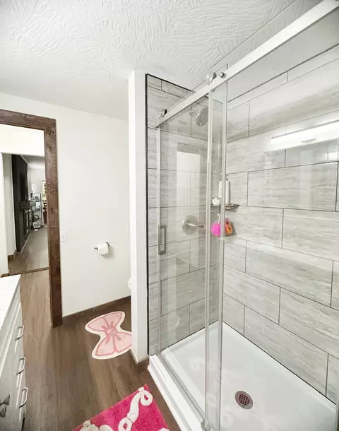 Bath - 8686 Fairway St, Willard, MO 65781 photo 1 of 5