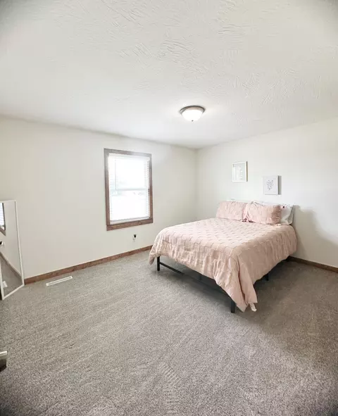 Bedroom - 8686 Fairway St, Willard, MO 65781 photo 4 of 8