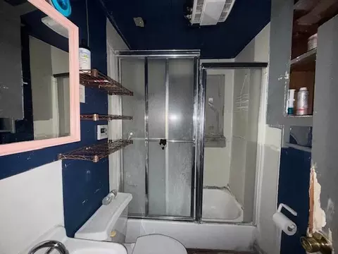 Bath - 2516 W Elm St, Springfield, MO 65806 photo 1 of 1