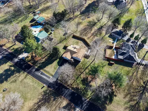 View/Area - 6208 E Spring Circle Dr, Springfield, MO 65809 photo 2 of 3