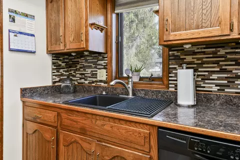 Kitchen - 6208 E Spring Circle Dr, Springfield, MO 65809 photo 6 of 8