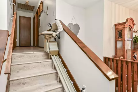 Entry Way - 6208 E Spring Circle Dr, Springfield, MO 65809 photo 3 of 3
