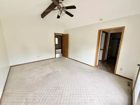 Bedroom - 6208 E Spring Circle Dr, Springfield, MO 65809 photo 5 of 11