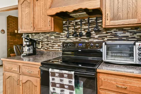 Kitchen - 6208 E Spring Circle Dr, Springfield, MO 65809 photo 7 of 8