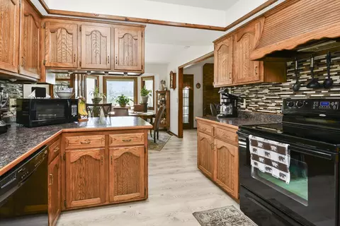 Kitchen - 6208 E Spring Circle Dr, Springfield, MO 65809 photo 3 of 8