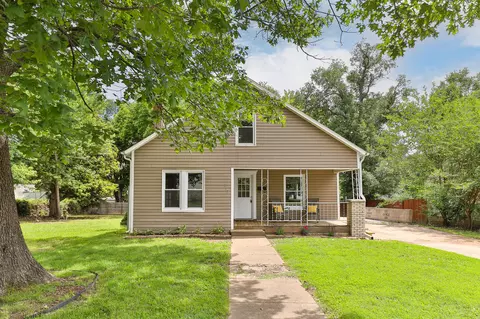 202 N Wilson Ave, Bolivar, MO 65613