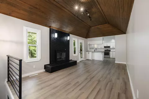 Living - 1520 S Devon Rd, Springfield, MO 65809 photo 3 of 4