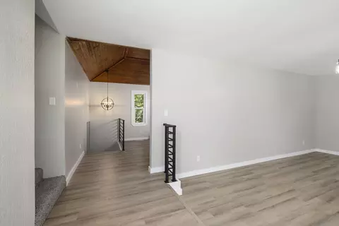 Entry Way - 1520 S Devon Rd, Springfield, MO 65809 photo 3 of 5