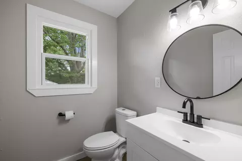 Bath - 1520 S Devon Rd, Springfield, MO 65809 photo 9 of 9