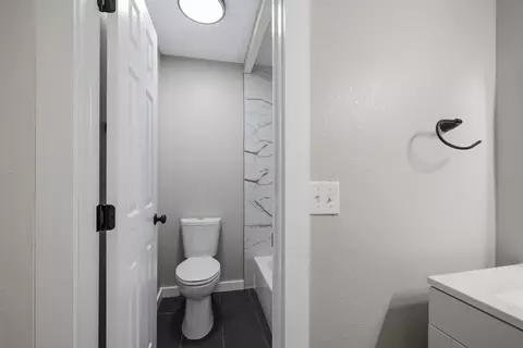 Bath - 1520 S Devon Rd, Springfield, MO 65809 photo 7 of 9