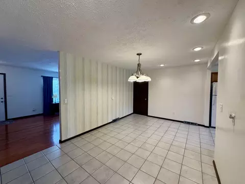 Dining - 2425 E Loren St, Springfield, MO 65804 photo 2 of 2