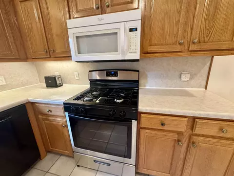 Kitchen - 2425 E Loren St, Springfield, MO 65804 photo 3 of 3