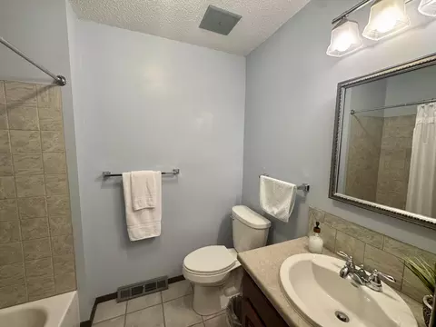 Bath - 2425 E Loren St, Springfield, MO 65804 photo 2 of 4