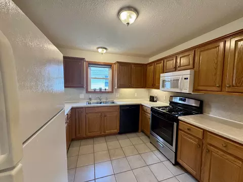 Kitchen - 2425 E Loren St, Springfield, MO 65804 photo 1 of 3