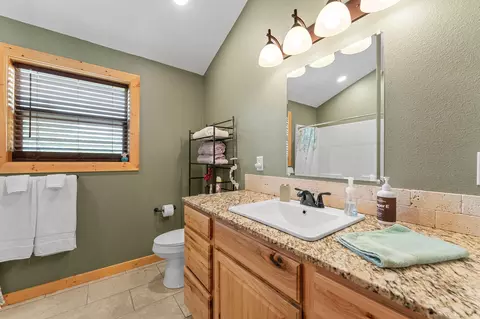 Bath - 237 Tanglewood St, Shell Knob, MO 65747 photo 2 of 3