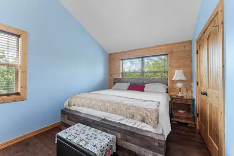 Bedroom - 237 Tanglewood St, Shell Knob, MO 65747 photo 3 of 5