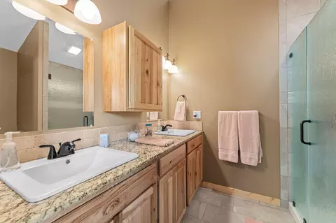 Bath - 237 Tanglewood St, Shell Knob, MO 65747 photo 3 of 3