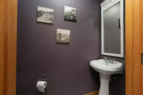 Bath - 778 E Dade 52, Greenfield, MO 65661 photo 1 of 5