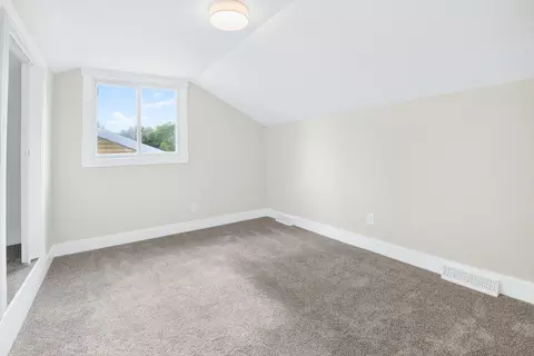 Bedroom - 1058 E Cambridge St, Springfield, MO 65807 photo 2 of 3