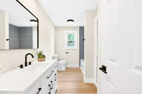 Bath - 1058 E Cambridge St, Springfield, MO 65807 photo 1 of 3