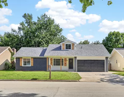 1058 E Cambridge St, Springfield, MO 65807