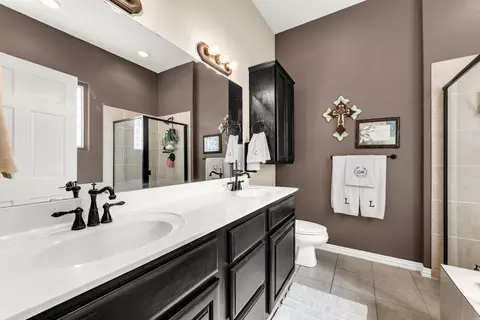 Bath - 129 Hackberry Ln, Branson, MO 65616 photo 1 of 3