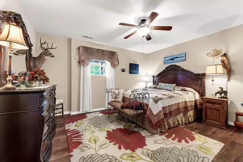 Bedroom - 129 Hackberry Ln, Branson, MO 65616 photo 4 of 7
