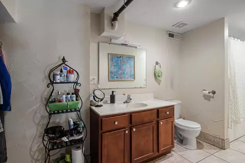 Bath - 509 W Olive St #105, Springfield, MO 65806 photo 3 of 3