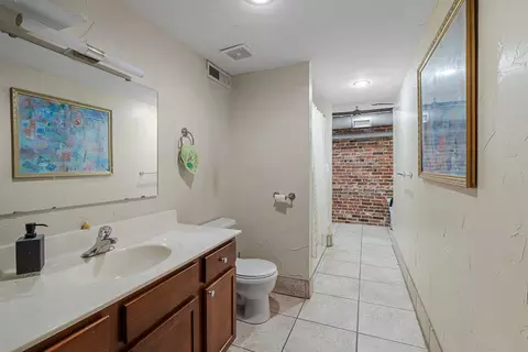 Bath - 509 W Olive St #105, Springfield, MO 65806 photo 2 of 3