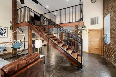 Entry Way - 509 W Olive St #105, Springfield, MO 65806 photo 2 of 3